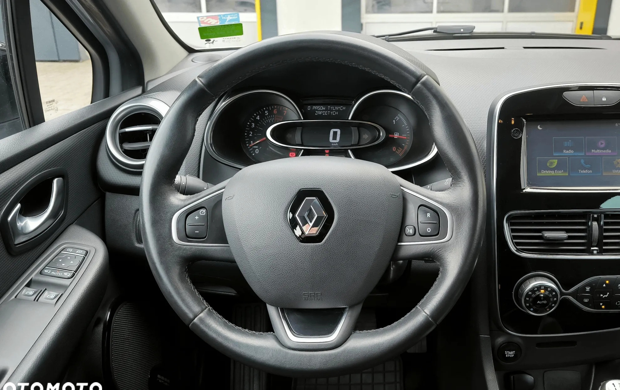 Renault Clio cena 36600 przebieg: 82214, rok produkcji 2016 z Baranów Sandomierski małe 277